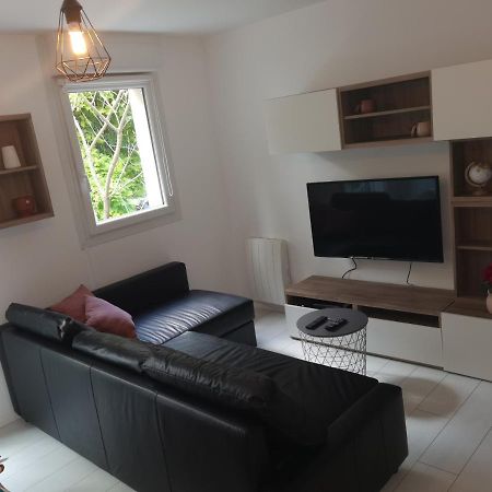 Home Up Bezons Kültér fotó